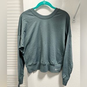 Nike lightweight long sleeve shirt